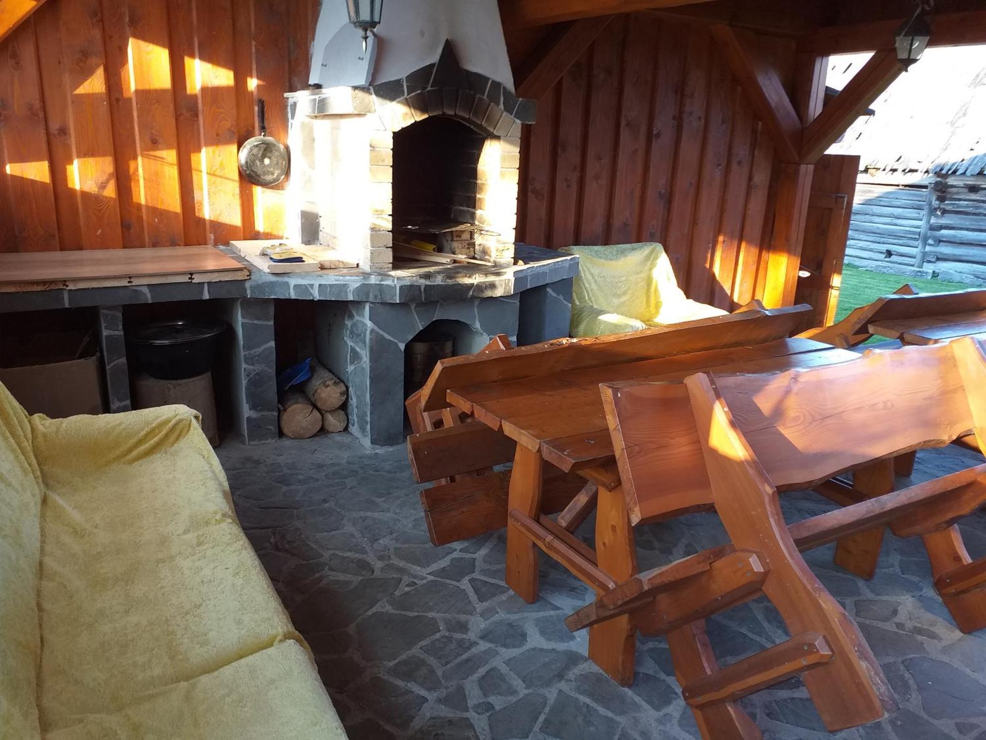 Drevenica Deni Villa Osturna Kamer foto